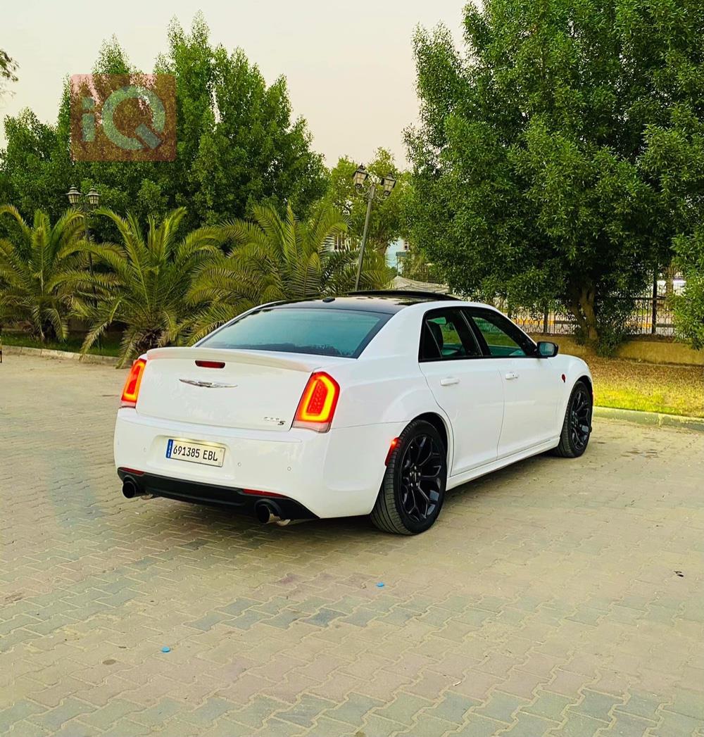 کرایسلەر 300